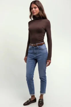 Essential Roll Neck