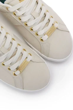 Knightsbridge Court Trainer