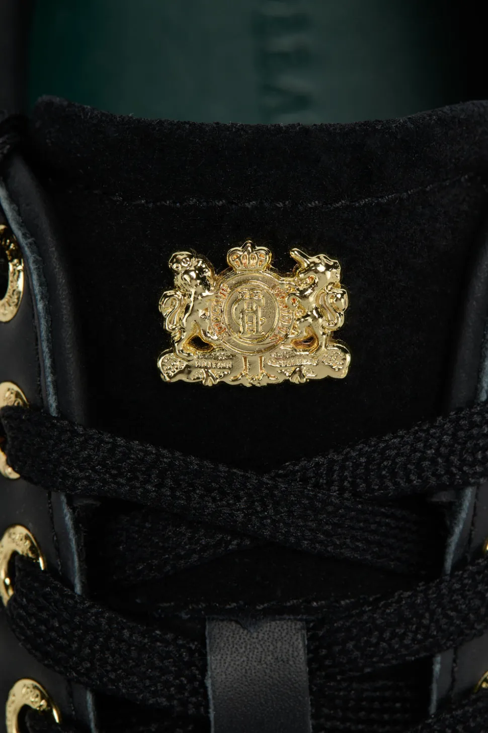 Knightsbridge Court Trainer