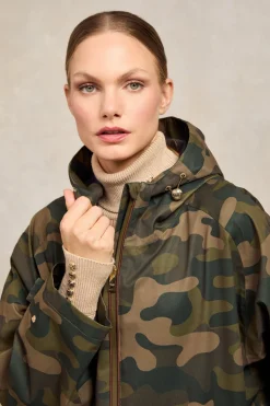 One-Size Lightweight Waterproof Coat
