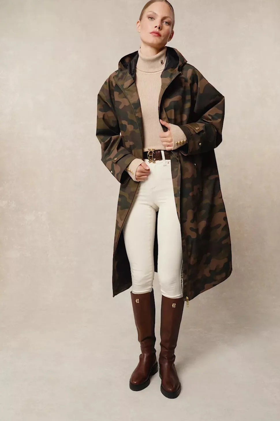 One-Size Lightweight Waterproof Coat
