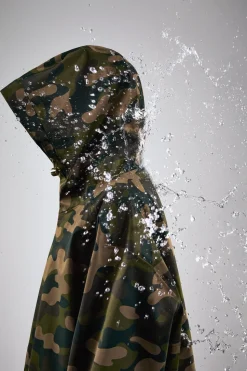 One-Size Lightweight Waterproof Coat