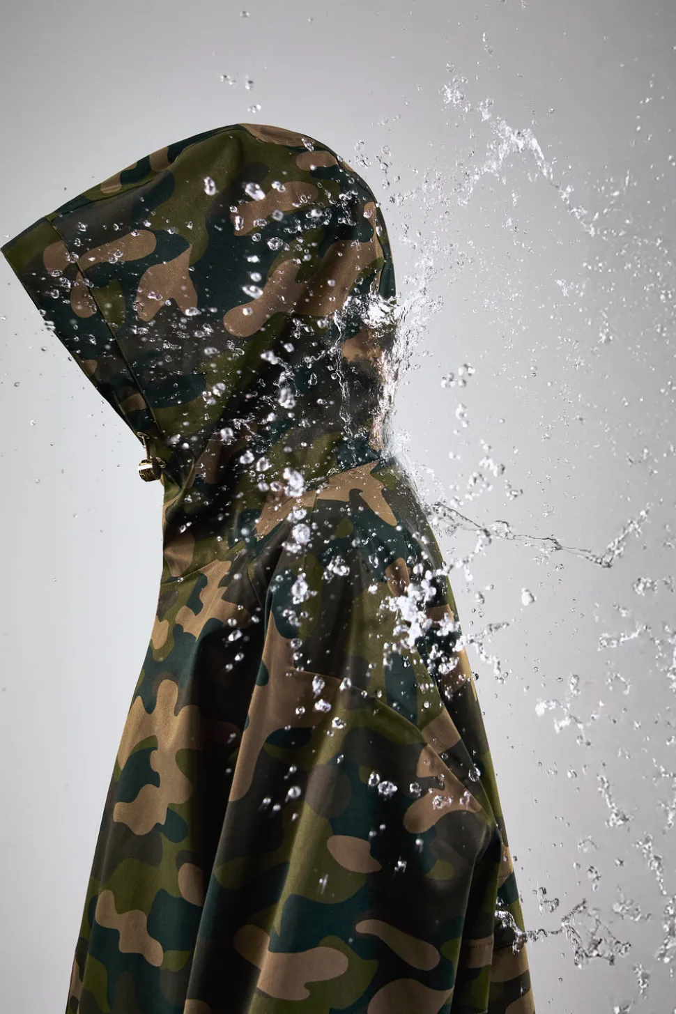 One-Size Lightweight Waterproof Coat