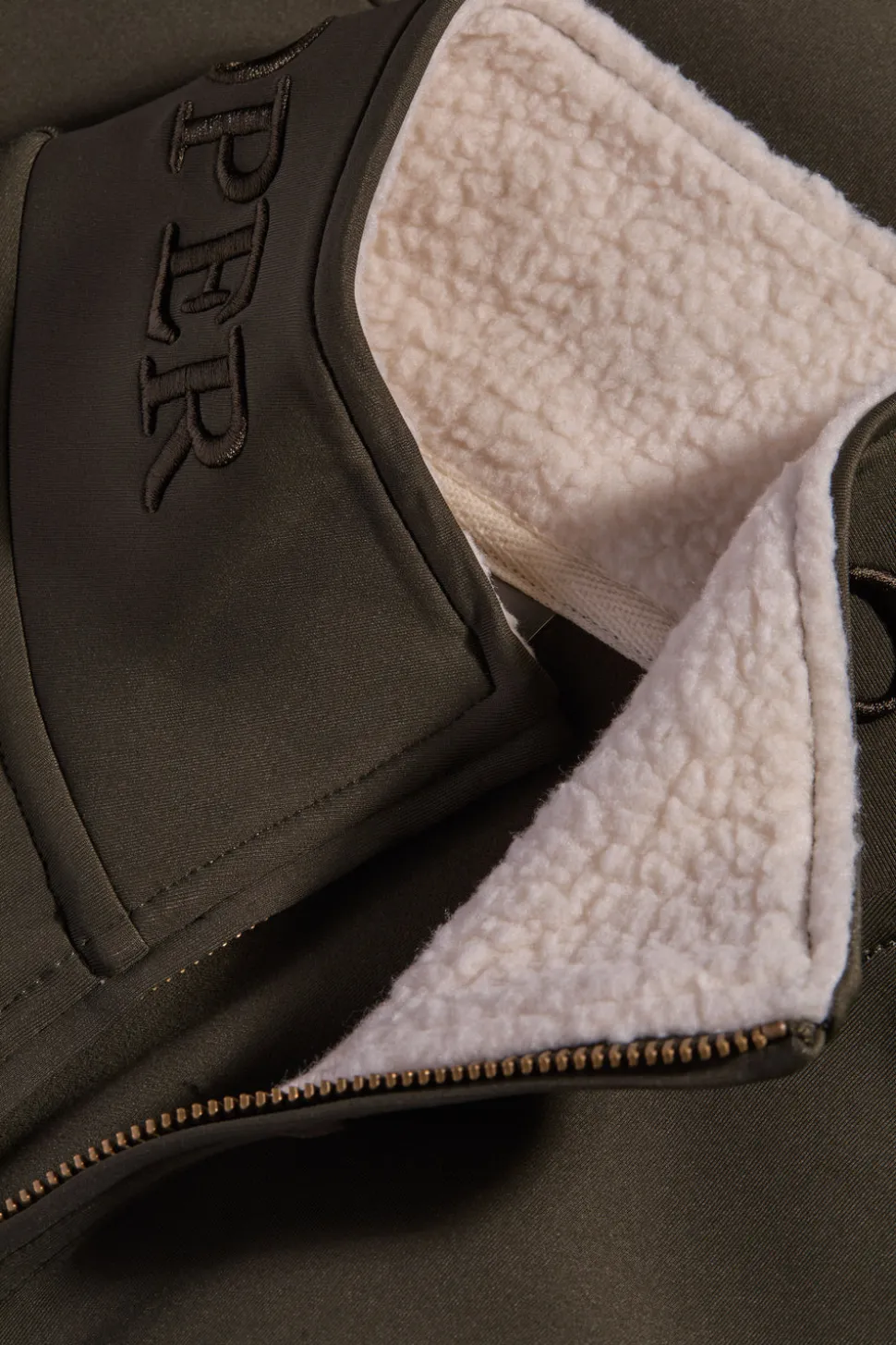 Training Zip Through Sweat